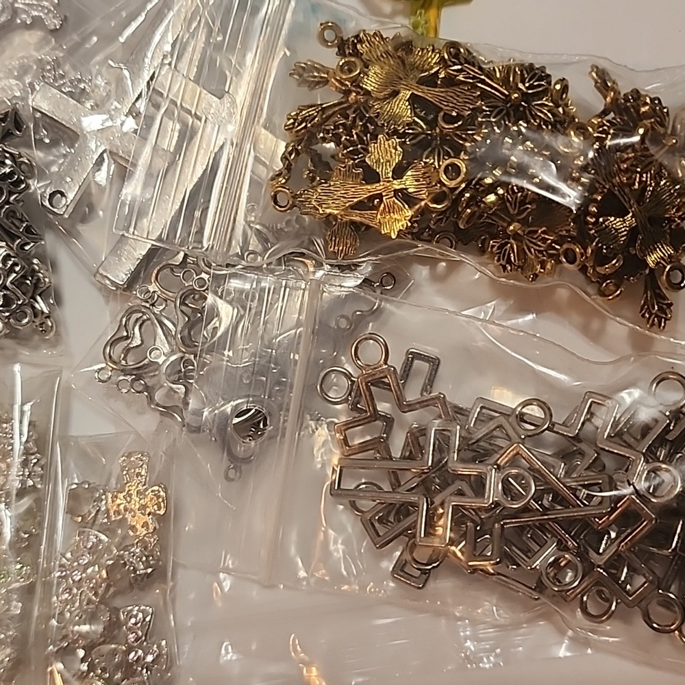 Lot Of Crosses💐🌸⚘️L@@K Pls - Picture 4 of 8